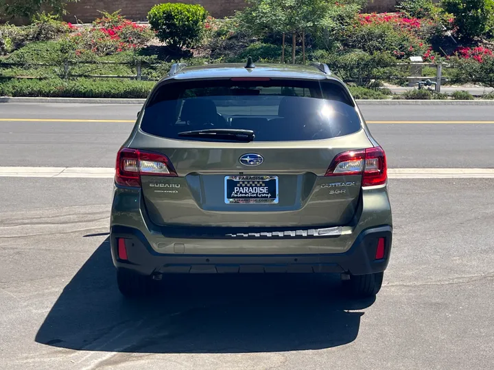 GREEN, 2019 SUBARU OUTBACK Image 6