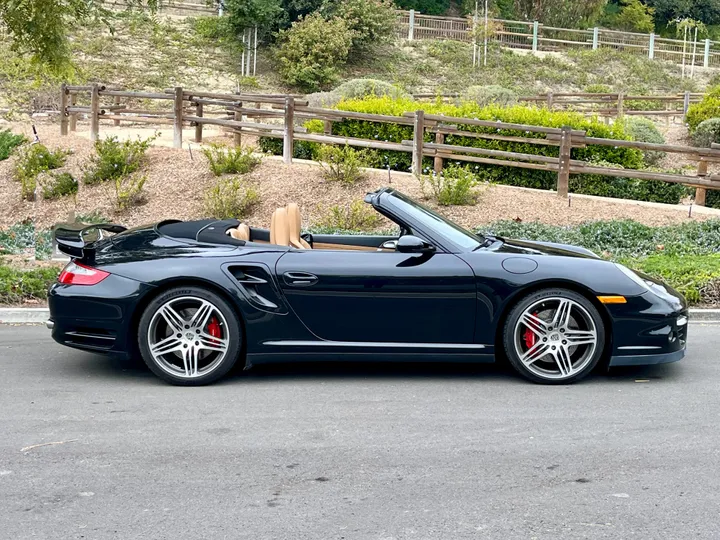 BLACK, 2008 PORSCHE 911 Image 8