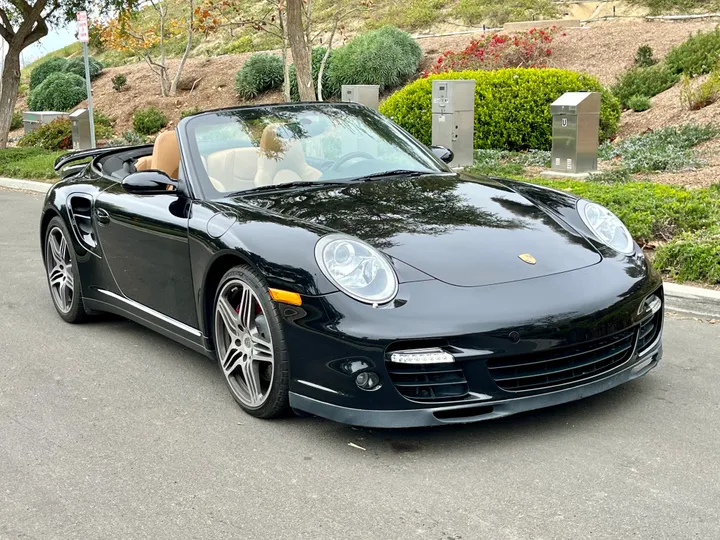 BLACK, 2008 PORSCHE 911 Image 9