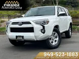 WHITE, 2022 TOYOTA 4RUNNER Thumnail Image 1