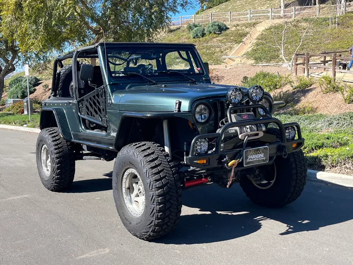 GREEN, 2004 JEEP WRANGLER Image 10