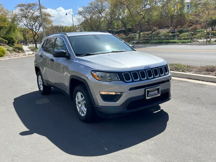 SILVER, 2019 JEEP COMPASS Image 9