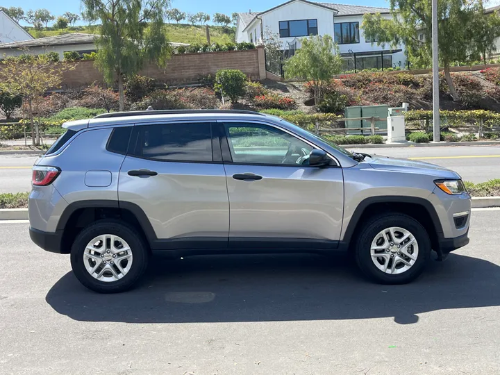 SILVER, 2019 JEEP COMPASS Image 8