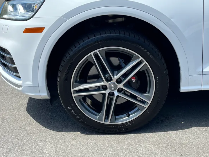 WHITE, 2018 AUDI SQ5 Image 10