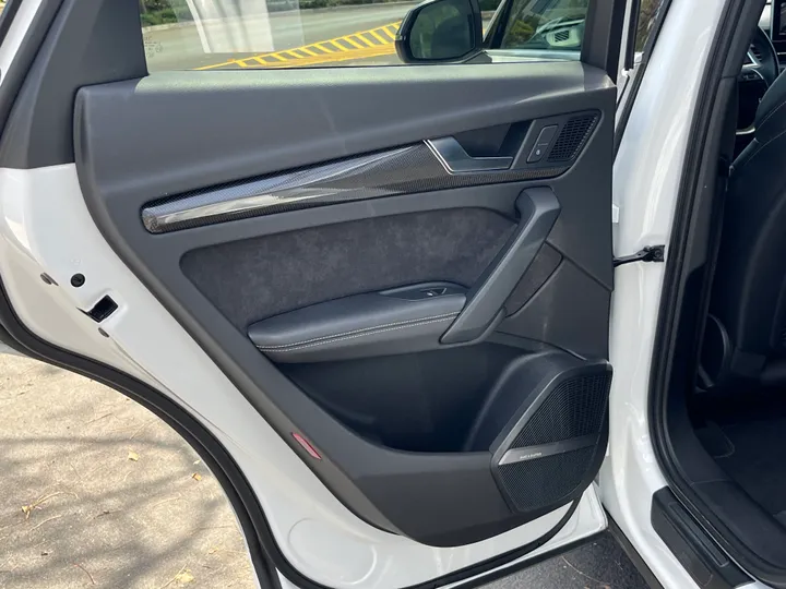 WHITE, 2018 AUDI SQ5 Image 12