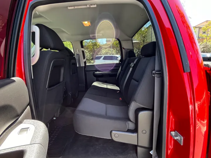 RED, 2014 CHEVROLET SILVERADO 2500HD Image 14