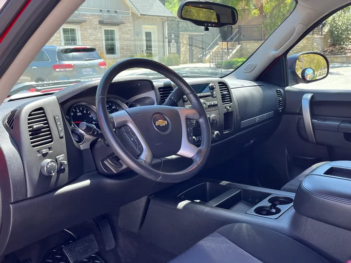 RED, 2014 CHEVROLET SILVERADO 2500HD Image 20