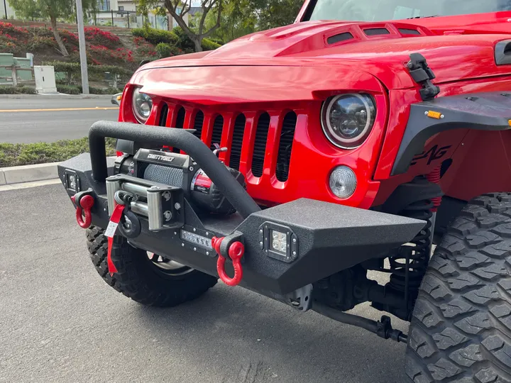 RED, 2016 JEEP WRANGLER UNLIMITED Image 10