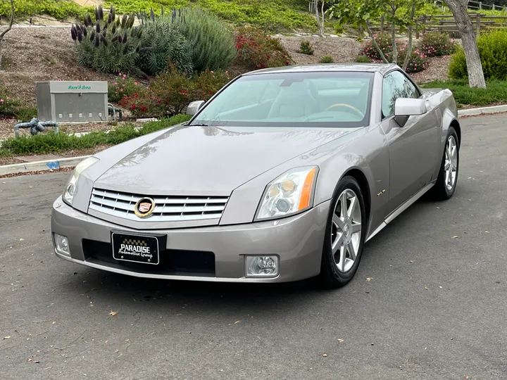 SILVER, 2005 CADILLAC XLR Image 3