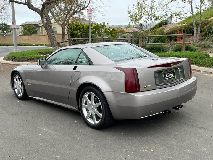 SILVER, 2005 CADILLAC XLR Image 5