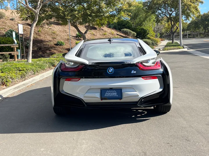 WHITE, 2020 BMW I8 Image 7