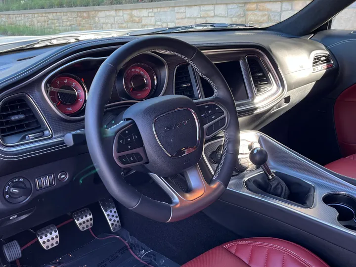 WHITE, 2023 DODGE CHALLENGER Image 20