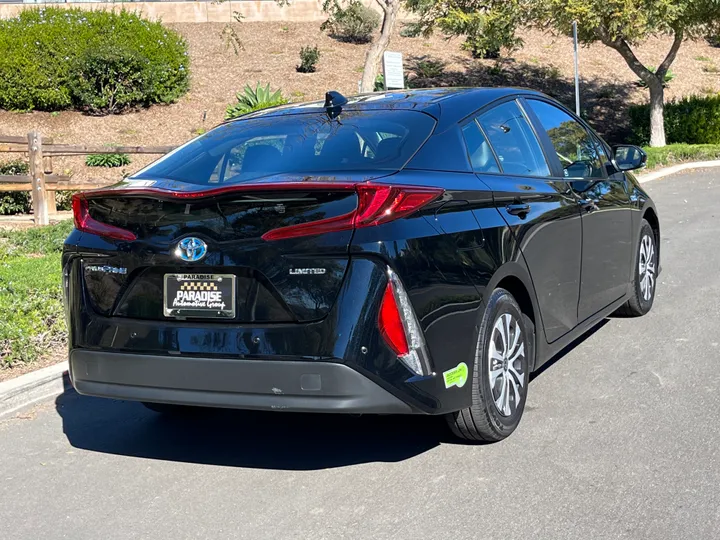 BLACK, 2022 TOYOTA PRIUS PRIME Image 7