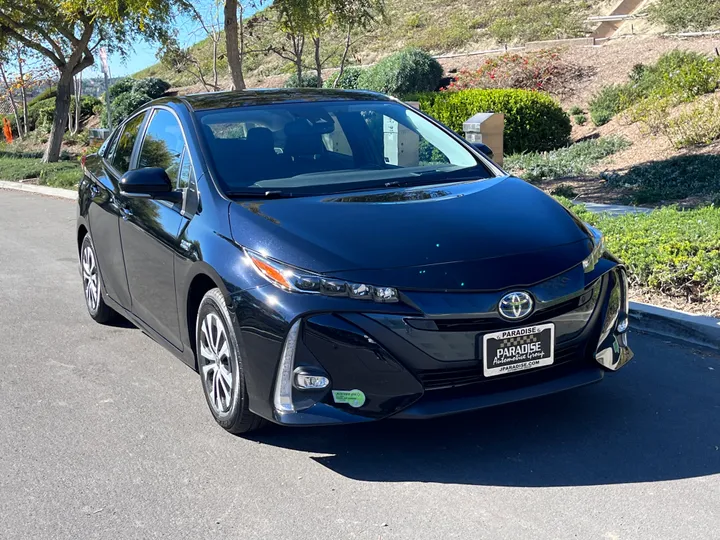 BLACK, 2022 TOYOTA PRIUS PRIME Image 9