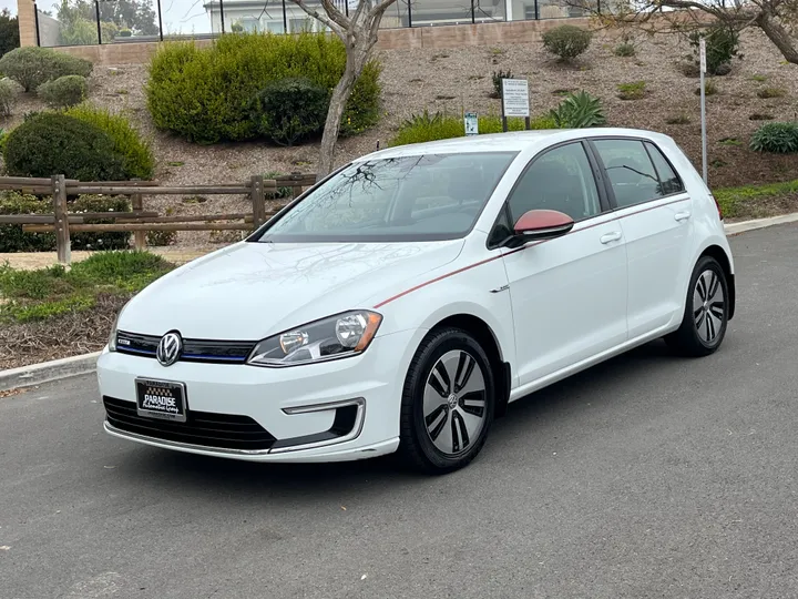 WHITE, 2016 VOLKSWAGEN E-GOLF Image 3