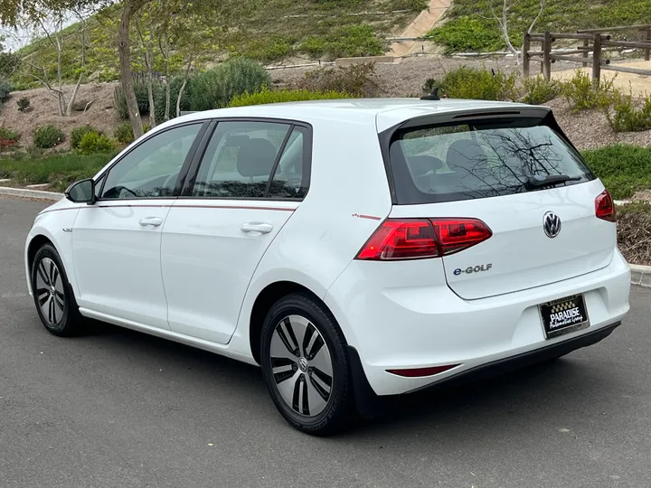 WHITE, 2016 VOLKSWAGEN E-GOLF Image 5