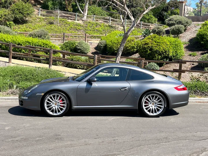 GRAY, 2008 PORSCHE 911 Image 4