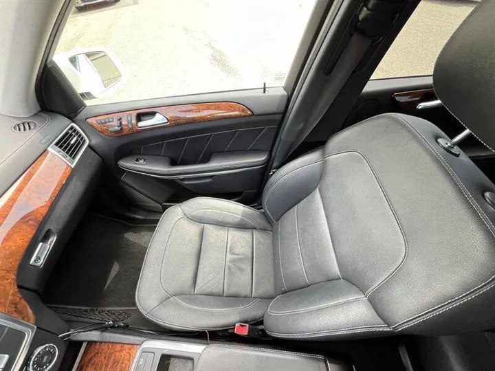 WHITE, 2014 MERCEDES-BENZ GL-CLASS Image 30