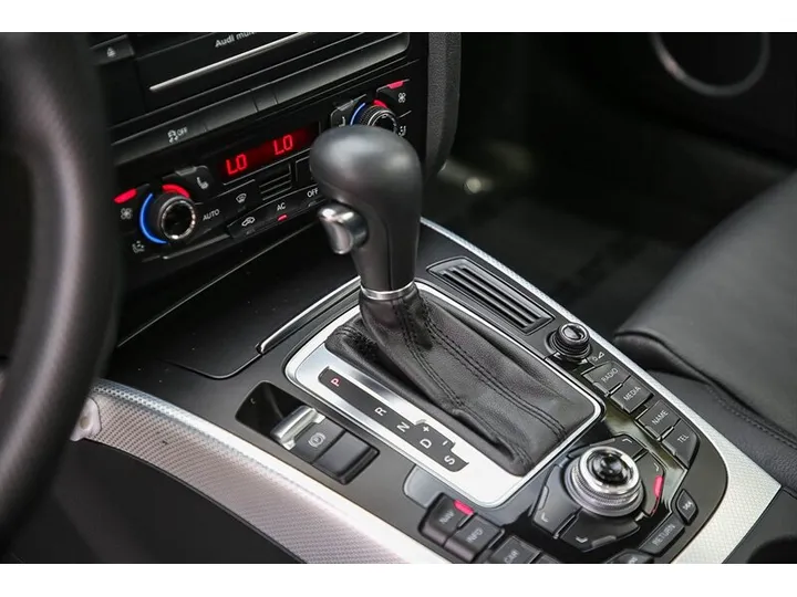 GRAY, 2011 AUDI A5 Image 24