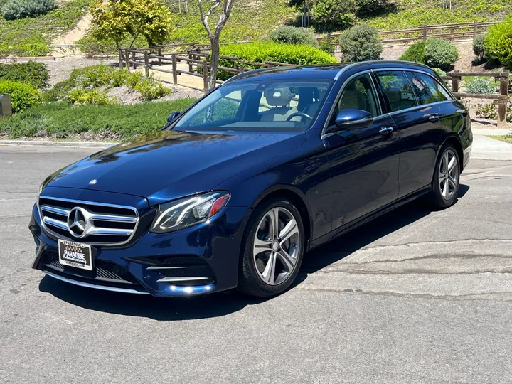 BLUE, 2017 MERCEDES-BENZ E-CLASS Image 3