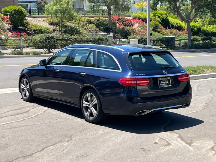 BLUE, 2017 MERCEDES-BENZ E-CLASS Image 5