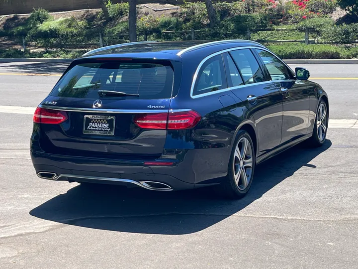 BLUE, 2017 MERCEDES-BENZ E-CLASS Image 7