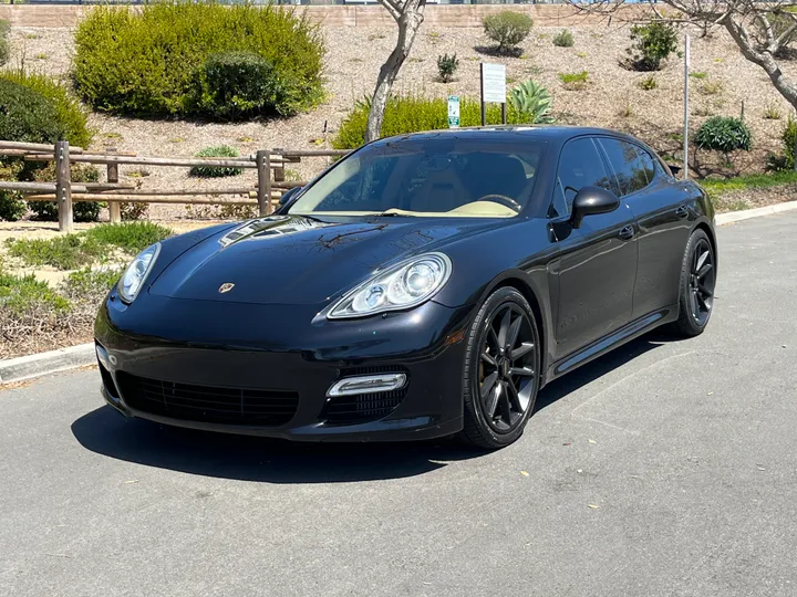 BLACK, 2011 PORSCHE PANAMERA Image 9