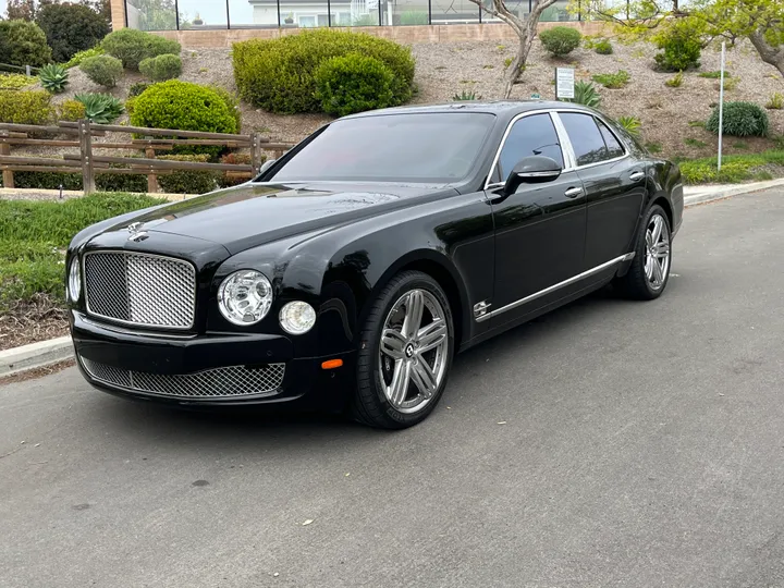 BLACK, 2011 BENTLEY MULSANNE Image 4