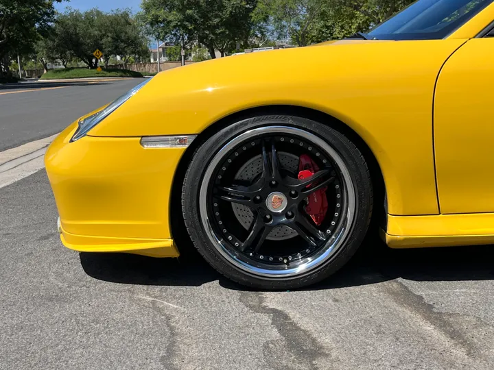 YELLOW, 2004 PORSCHE 911 Image 10