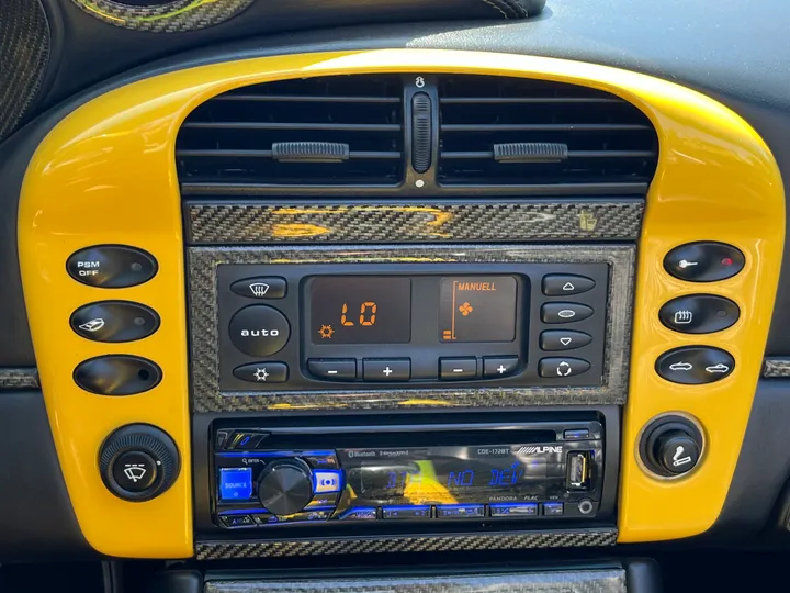 YELLOW, 2004 PORSCHE 911 Image 18