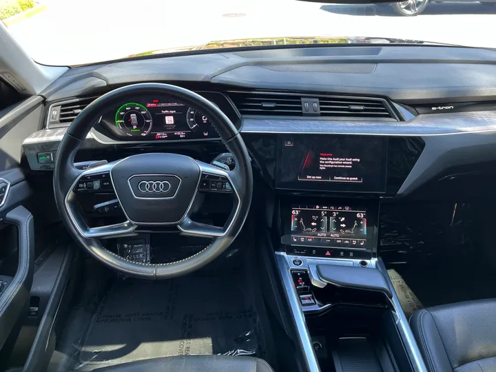 BLACK, 2021 AUDI E-TRON Image 20