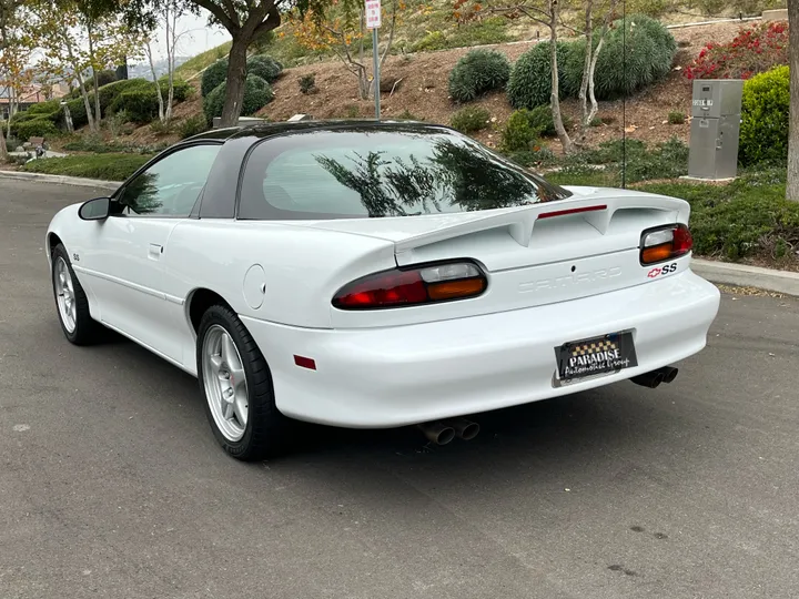 WHITE, 1999 CHEVROLET CAMARO Image 5