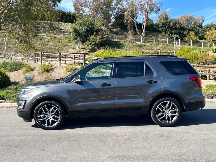 GRAY, 2017 FORD EXPLORER Image 4