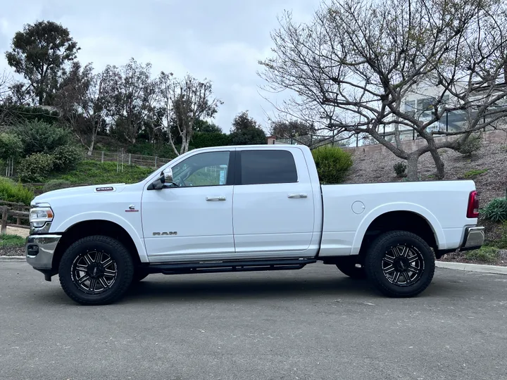 WHTIE, 2020 RAM 2500 Image 3