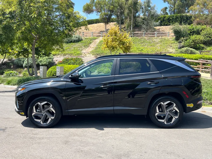 BLACK, 2022 HYUNDAI TUCSON PLUG-IN HYBRID Image 2