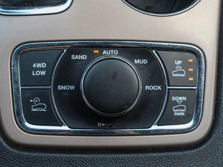 WHITE, 2017 JEEP GRAND CHEROKEE Image 31