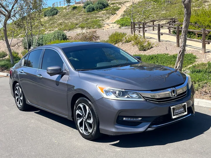 GRAY, 2016 HONDA ACCORD Image 9