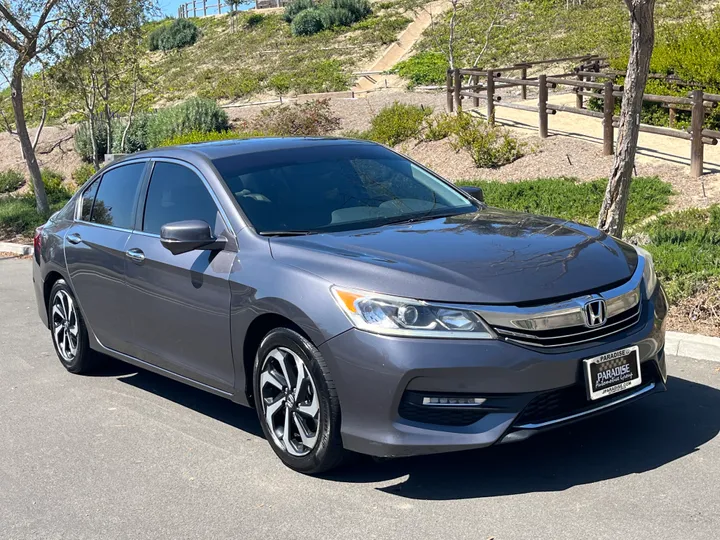 GRAY, 2016 HONDA ACCORD Image 12