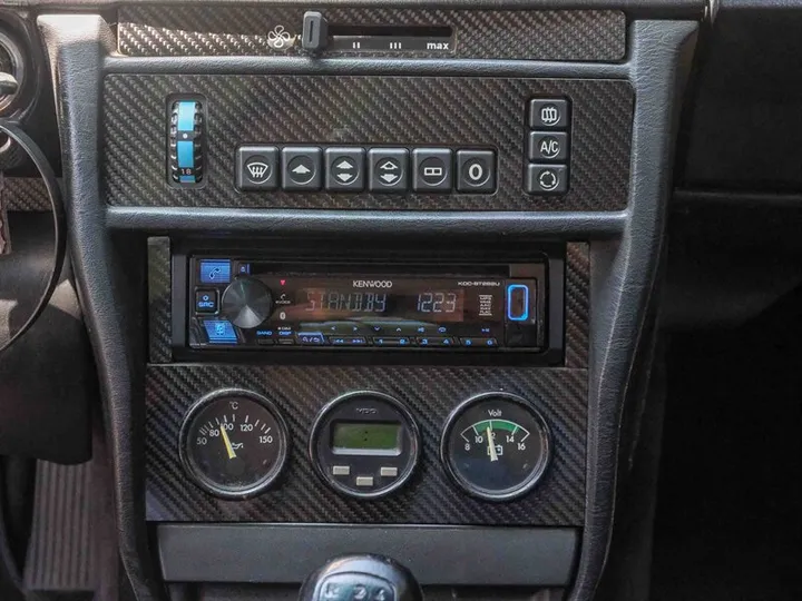 1987 MERCEDES-BENZ 190-CLASS Image 22