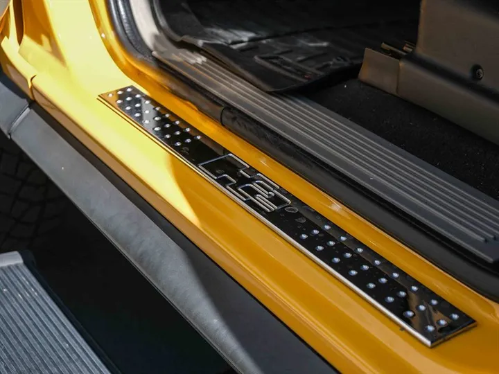 YELLOW, 2004 HUMMER H2 Image 39