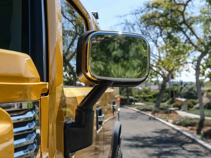 YELLOW, 2004 HUMMER H2 Image 52