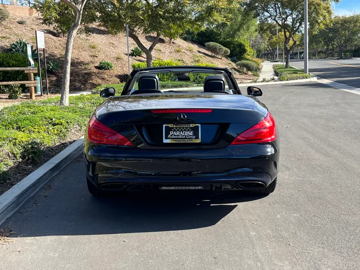 BLACK, 2018 MERCEDES-BENZ SL-CLASS Image 10