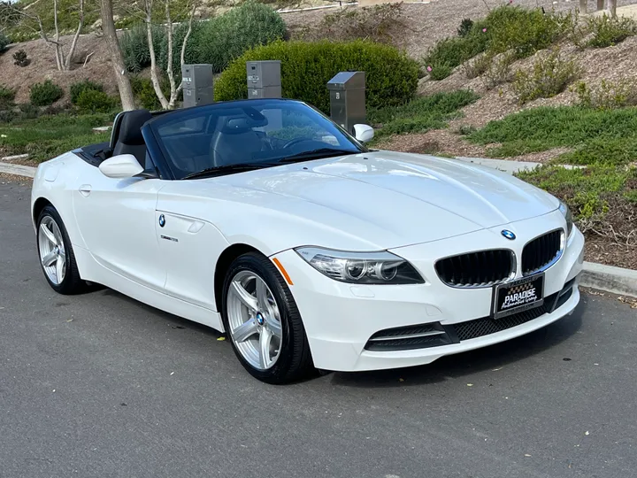 WHITE, 2013 BMW Z4 Image 9