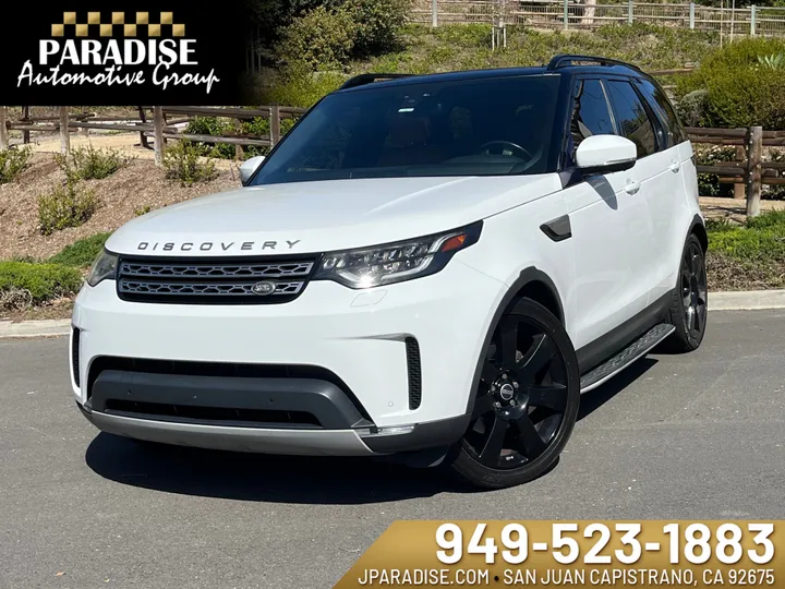 WHITE, 2017 LAND ROVER DISCOVERY Image 1