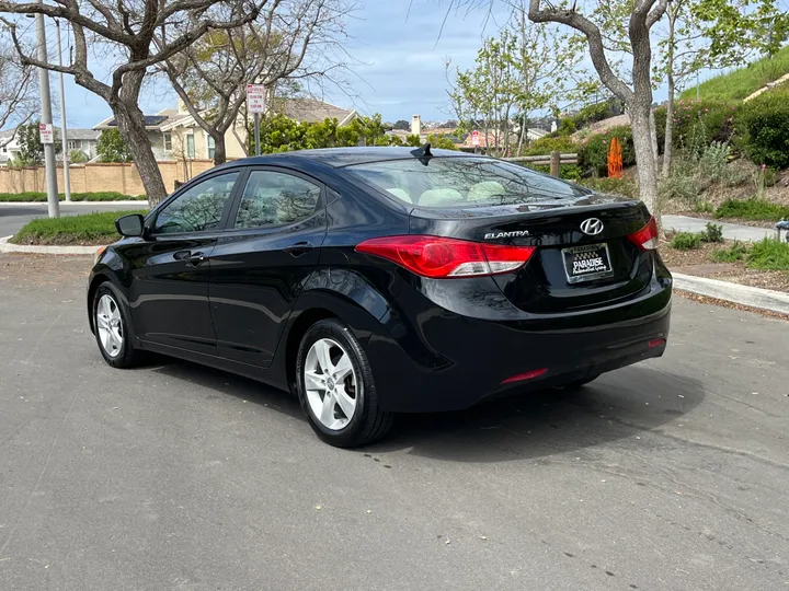 BLACK, 2011 HYUNDAI ELANTRA Image 3