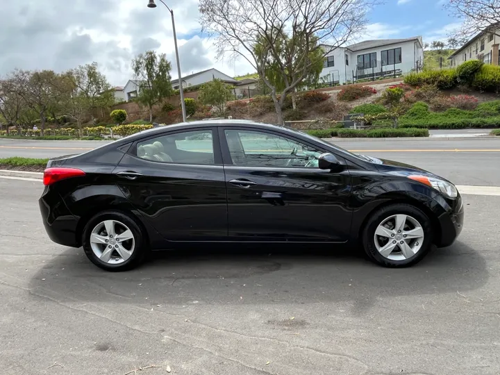 BLACK, 2011 HYUNDAI ELANTRA Image 6