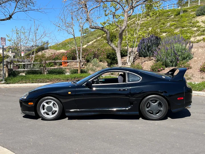 BLACK, 1993 TOYOTA SUPRA Image 3