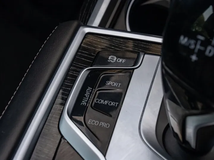 GRAY, 2019 BMW 7 SERIES Image 23