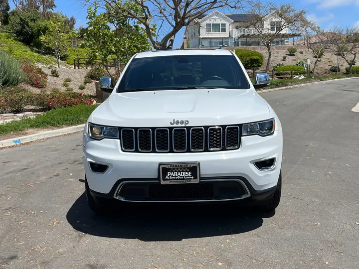 WHITE, 2020 JEEP GRAND CHEROKEE Image 2