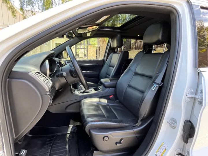 WHITE, 2020 JEEP GRAND CHEROKEE Image 23